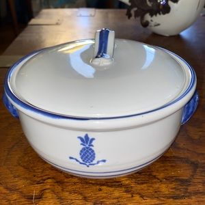 Vintage 1962 Country Blue International House bowl w/ lid